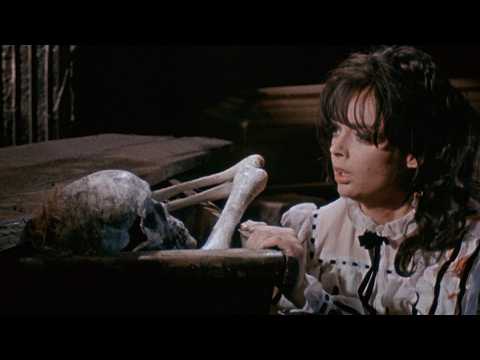 Un altro grande classico dell’horror italiano, completo in HD | L’Orribile segreto del Dr Hichcock